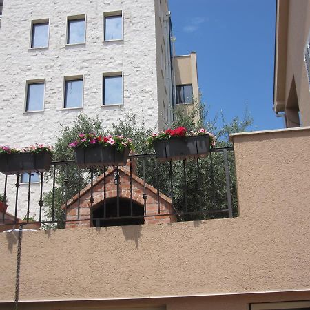 Apartments City Center Тиват Экстерьер фото