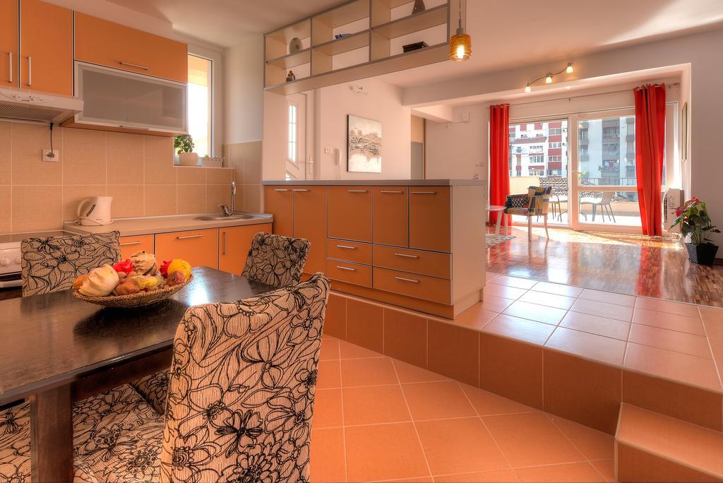 Apartments City Center Тиват Экстерьер фото
