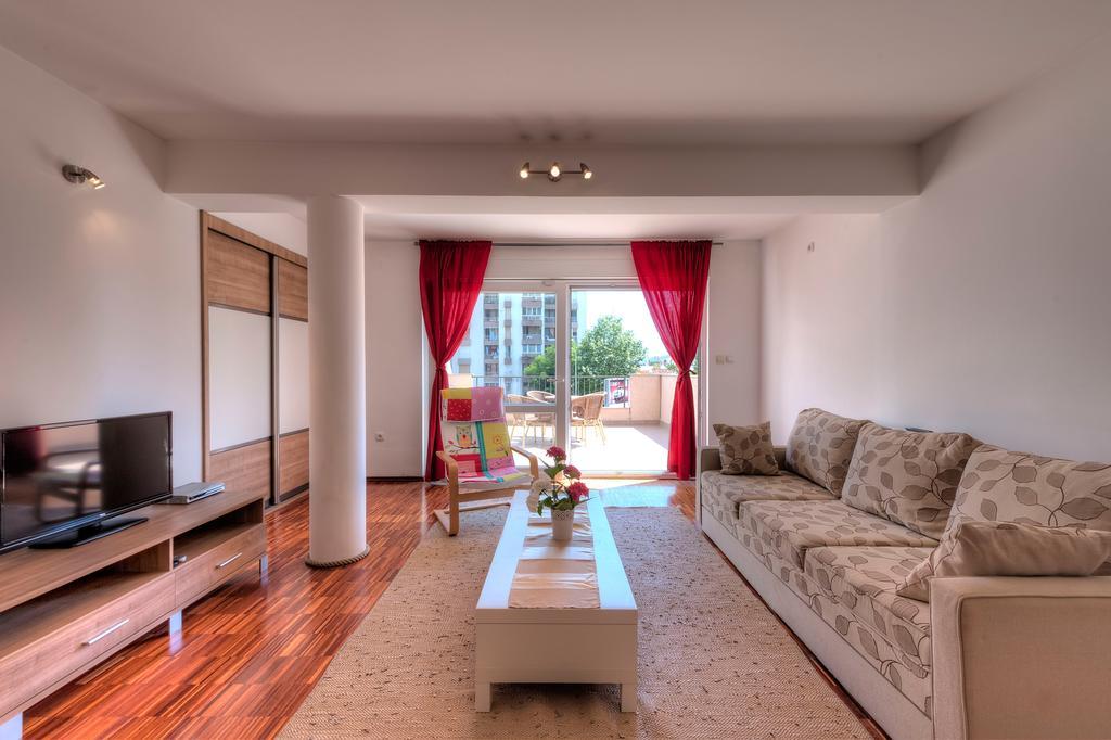 Apartments City Center Тиват Экстерьер фото