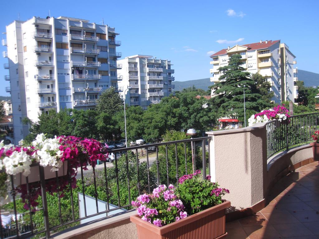 Apartments City Center Тиват Экстерьер фото