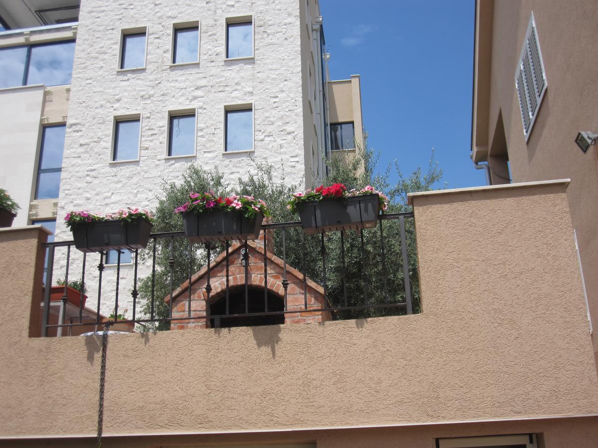 Apartments City Center Тиват Экстерьер фото